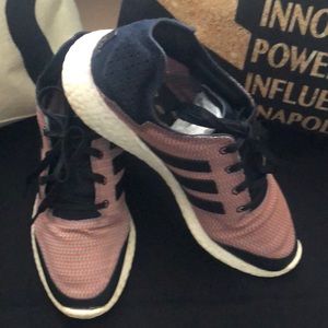 A comfortable Adidas tennis shoe. With a lot of life in them.